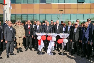 Diyarbakır'da &ccedil;ok sayıda sağlık kuruluşu ve ambulans t&ouml;renle hizmete alındı