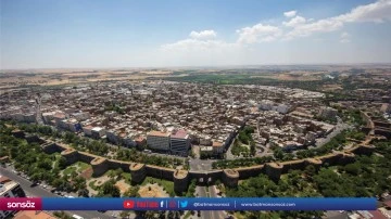 Diyarbakır'da cuma g&uuml;n&uuml;ne dikkat