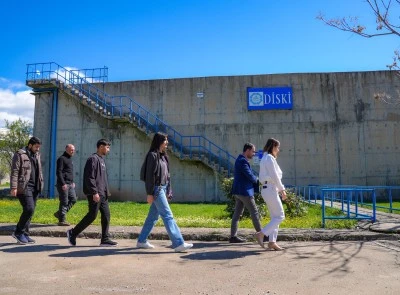 Diyarbakır'da g&ouml;n&uuml;ll&uuml; gen&ccedil;ler suyu korumak i&ccedil;in hazırladıkları raporu kurumlarla paylaşıyor