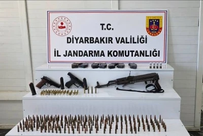 Diyarbakır'da ka&ccedil;ak&ccedil;ılık operasyonlarında 50 ş&uuml;pheli yakalandı