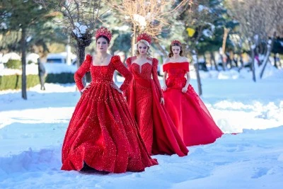 Diyarbakır'da kar &uuml;st&uuml;nde defile d&uuml;zenlendi