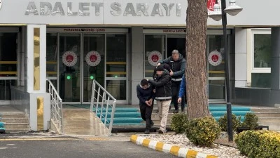 Diyarbakır'da midelerinde uyuşturucu bulunan yabancı uyruklu 2 ş&uuml;pheli tutuklandı