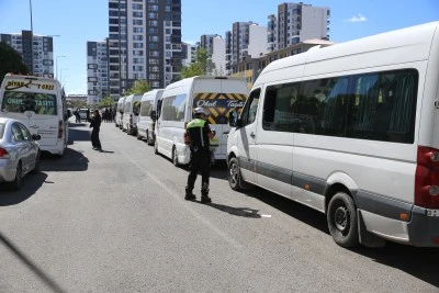Diyarbakır'da okul &ccedil;evrelerinde huzur uygulaması yapıldı