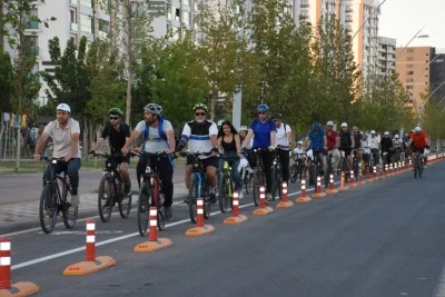Diyarbakır'da pedallar farkındalık i&ccedil;in &ccedil;evrildi
