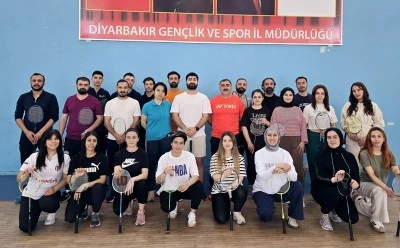 Diyarbakır'da "2. Kademe Badminton Antren&ouml;rl&uuml;k Kursu" başladı.
