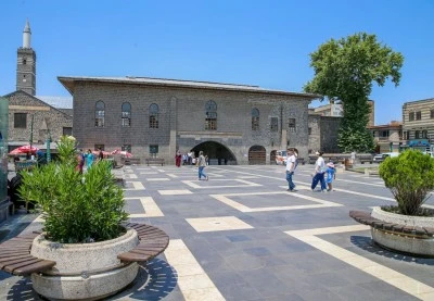 Diyarbakır'da sıcak hava hayatı olumsuz etkiledi