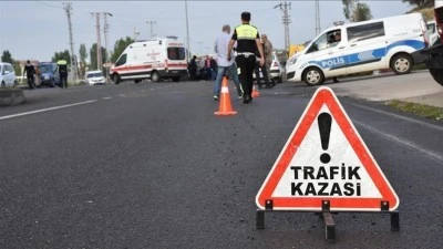Diyarbakır'da trakt&ouml;r&uuml;n devrilmesi sonucu 1 kişi &ouml;ld&uuml;, 5 kişi yaralandı
