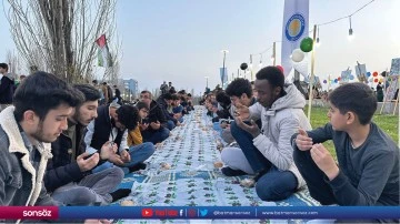 Diyarbakır'da &uuml;niversite &ouml;ğrencileri Filistin'e destek i&ccedil;in y&uuml;r&uuml;y&uuml;ş yaptı