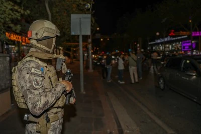 Diyarbakır'da uyuşturucu satıcılarına y&ouml;nelik "Narko Han&ccedil;er" uygulaması yapıldı