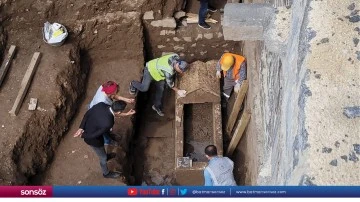 Diyarbakır'da &uuml;zerinde "Malta Ha&ccedil;ı" bulunan Roma d&ouml;nemine ait lahit bulundu