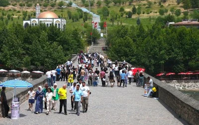 Diyarbakır'da ziyaret&ccedil;i yoğunluğu