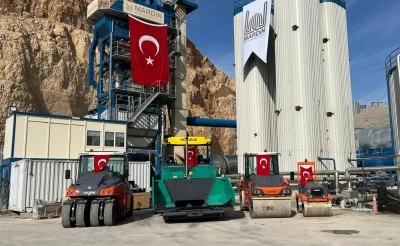 Mardin B&uuml;y&uuml;kşehir Belediyesiden asfalt &ccedil;alışmaları i&ccedil;in 4 yeni ara&ccedil;