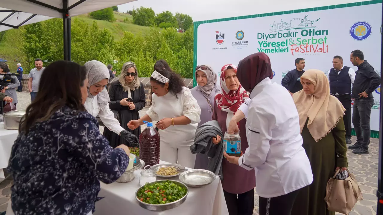 Diyarbakır Otları ve Şerbet Festivali d&uuml;zenlendi