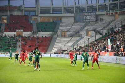 Diyarbakır Stadyumu&rsquo;nda 3 Aralık mesajı: Engelliler i&ccedil;in yeni bir yaşam m&uuml;mk&uuml;n