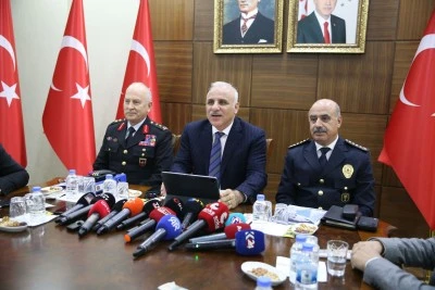 Diyarbakır Valisi Zorluoğlu, "2025 Yılı Genel Değerlendirme Toplantısı"nda konuştu
