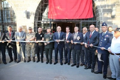 Diyarbakır Valisi Zorluoğlu, şehit yakınları ve gazilerle bir araya geldi