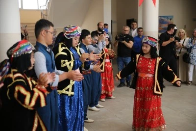 Diyarbakır ve &ccedil;evre illerde &ouml;ğrenciler karnelerini aldı