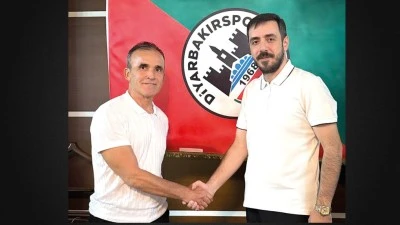 Diyarbakırspor'da teknik direkt&ouml;rl&uuml;ğe H&uuml;seyin &Ouml;zcan getirildi