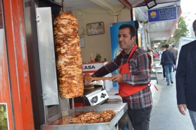 D&ouml;nerde marka; Chef