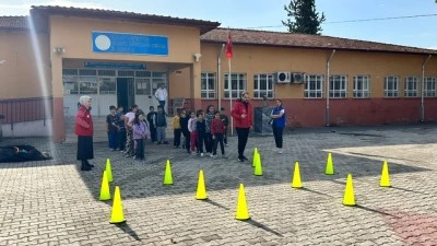 D&ouml;rtyol'da Gen&ccedil;lik Merkezi &uuml;yeleri &ouml;ğrencilerle bir araya geldi