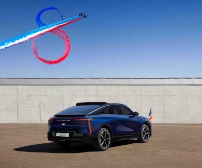DS Automobiles'in yeni otomobili 8 Mayıs Fransa Zafer G&uuml;n&uuml;'nde sahneye &ccedil;ıktı
