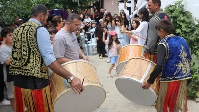 D&uuml;ğ&uuml;nlerde "heybe gezdirme" geleneği yaşatılıyor