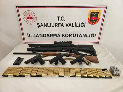 D&uuml;ğ&uuml;nlerde silahla havaya ateş eden 5 ş&uuml;pheli yakalandı