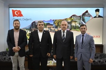 D&uuml;nya Gen&ccedil;lik Konseyinden Yalova Valisine ziyaret