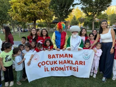 D&uuml;nya kız &ccedil;ocukları g&uuml;n&uuml; Batman&rsquo;da coşkuyla kutlandı