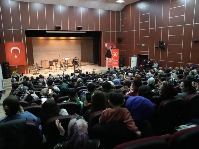 D&uuml;nya Romanlar G&uuml;n&uuml; etkinliği d&uuml;zenlendi