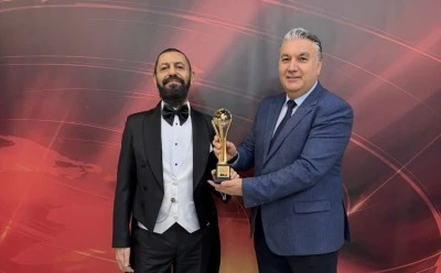 D&uuml;nyaca &Uuml;nl&uuml; Yazar Akif Manaf &ldquo;Cine1 Barış &Ouml;d&uuml;l&uuml;&rdquo;ne Layık G&ouml;r&uuml;ld&uuml;