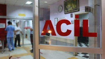 Duvara &ccedil;arpan pikaptaki 4 kişi yaralandı