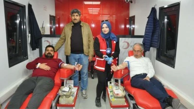 Eğitim camiası, kan bağışladı