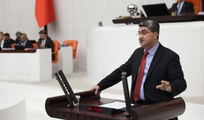 Ekmen: APP plaka uygulamasında yanlıştan d&ouml;n&uuml;ld&uuml;