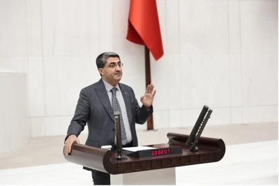 Ekmen: &Ccedil;ift&ccedil;i kartelleşmiş marketlerin insafına terk edilemez