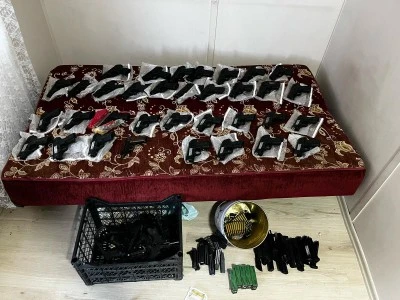 El bombası ile 45 silah ele ge&ccedil;irildi