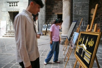 El emeği &uuml;r&uuml;nler tarihi mekanlarda sergilendi