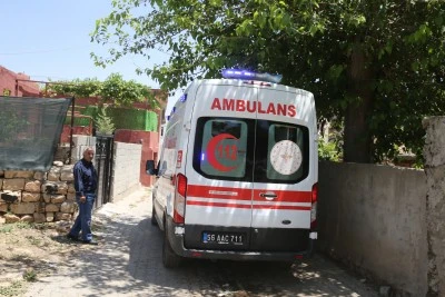Elektrik akımına kapılan &ccedil;ift hayatını kaybetti