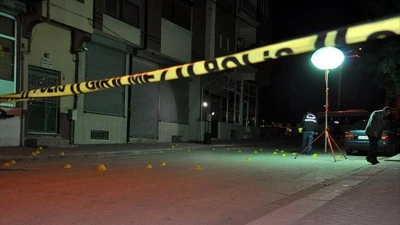 Elektrik akımına kapılan kişi &ouml;ld&uuml;
