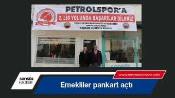 Emekliler pankart a&ccedil;tı