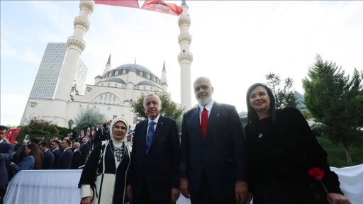 Emine Erdoğan, Arnavutluk'ta Balkanların En B&uuml;y&uuml;k Camisi A&ccedil;ılışını Yaptı