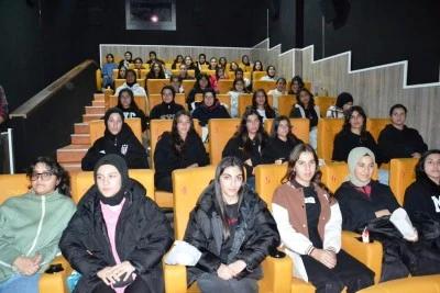 Emniyet, gen&ccedil;ler i&ccedil;in sinema etkinliği d&uuml;zenledi