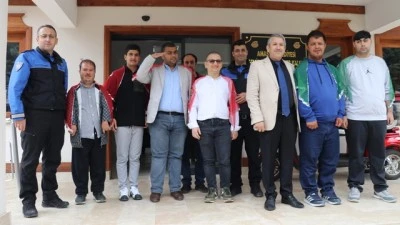 Engelli gen&ccedil;lere temsili askerlik kınası yakıldı