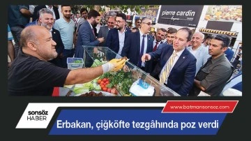 Erbakan, &ccedil;iğk&ouml;fte tezg&acirc;hında poz verdi