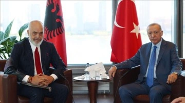 Erdoğan, T&uuml;rkevi'nde Arnavutluk Başbakanı Rama ile G&ouml;r&uuml;şt&uuml;