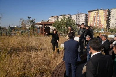 Eş Başkan Bucak, belediyeye devredilen Millet Bah&ccedil;esi&rsquo;ni inceledi