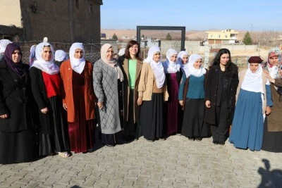Eş Başkan Bucak, &Ccedil;ınar&rsquo;ın mahallelerinde yurttaşlarla buluştu