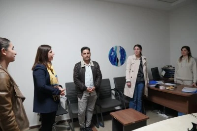 Eş Başkan Bucak&rsquo;tan sosyal destek kartları i&ccedil;in mesaiye kalan personele ziyaret