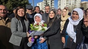 Eş Başkan Bucak&rsquo;tan Van B&uuml;y&uuml;kşehir Belediyesine ziyaret