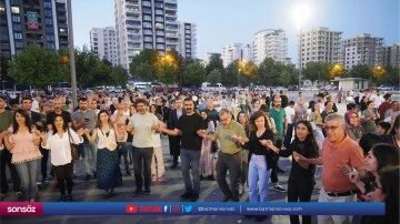 Eş Başkanlar &ccedil;ocuklar i&ccedil;in d&uuml;zenlenen konsere katıldı